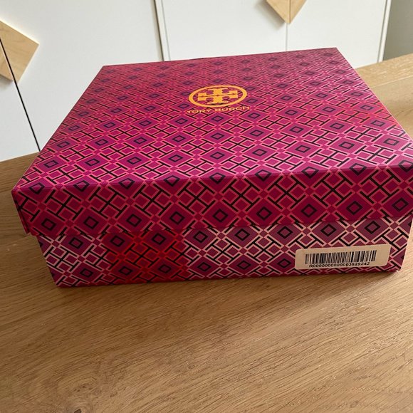 NEW Tory Burch Ankle Bootie Tan Suede 9 - Picture 6 of 7